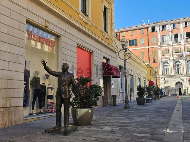Locale Commerciale in affitto a San Remo, Liguria
