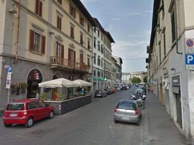 Locale Commerciale in affitto a Quartiere 2, Firenze