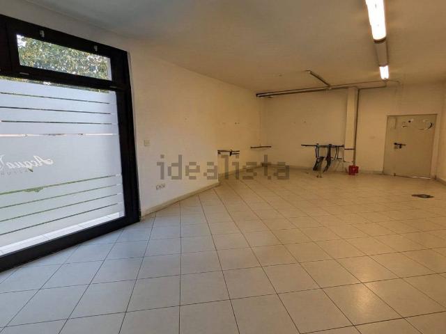 Locale Commerciale in affitto a Villa, Negrar