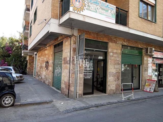 Locale Commerciale in affitto a Popilia, Calabria