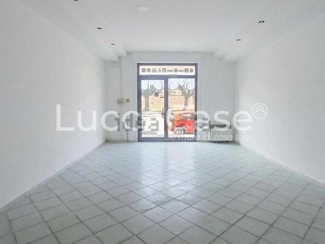 Locale Commerciale in affitto a San Concordio, Bagni Di Lucca Ponte
