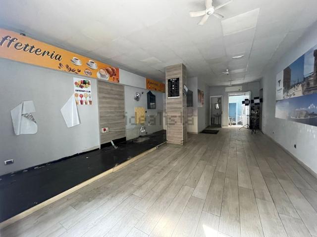 Locale Commerciale in affitto a Puglia, Taranto