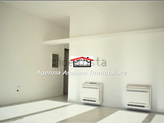 Locale Commerciale in affitto a Fonte, Asolo