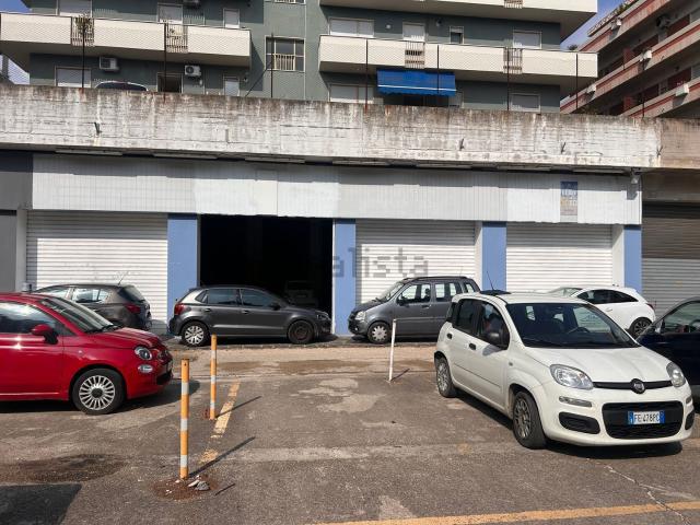 Locale Commerciale in affitto a Pescara Colli, Pescara