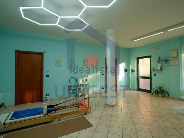 Locale Commerciale in affitto a Piemonte, Asti