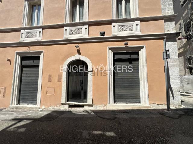 Locale Commerciale in affitto a Torretta, Tornimparte