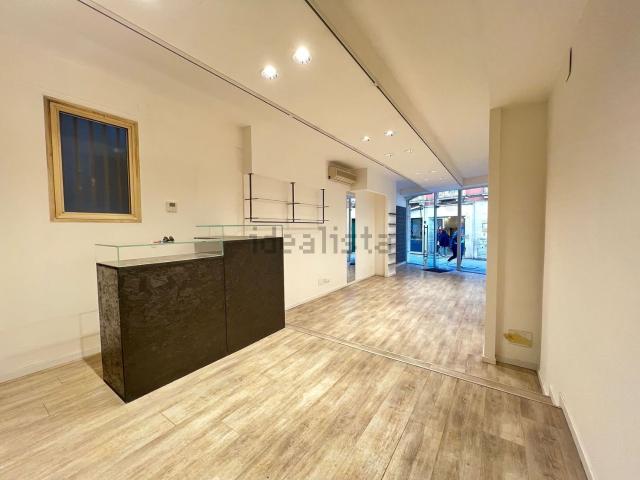 Locale Commerciale in affitto a Mestre-Carpenedo, Venezia