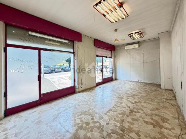Locale Commerciale in affitto a Verona, Borgo Milano