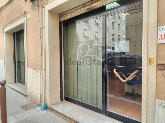 Locale Commerciale in affitto a Borgo Odescalchi, Roma Capitale
