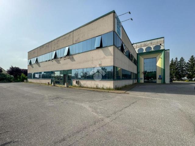 Locale Commerciale in affitto a Casalmaggiore, Lombardia
