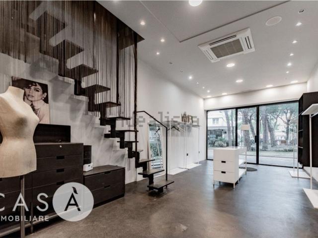 Locale Commerciale in affitto a Milano Marittima, Cervia