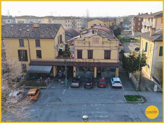 Locale Commerciale in affitto a Molinella, Reggio Emilia