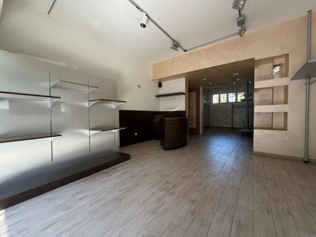 Locale Commerciale in affitto a Unione dei comuni Valli del Reno, Lavino e Samoggia, Casalecchio Di Reno