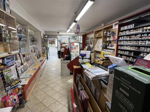 Locale Commerciale in affitto a Territorio Val d'Adige, Trento