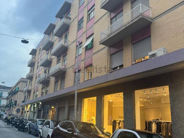Locale Commerciale in affitto a IV Circoscrizione, Messina