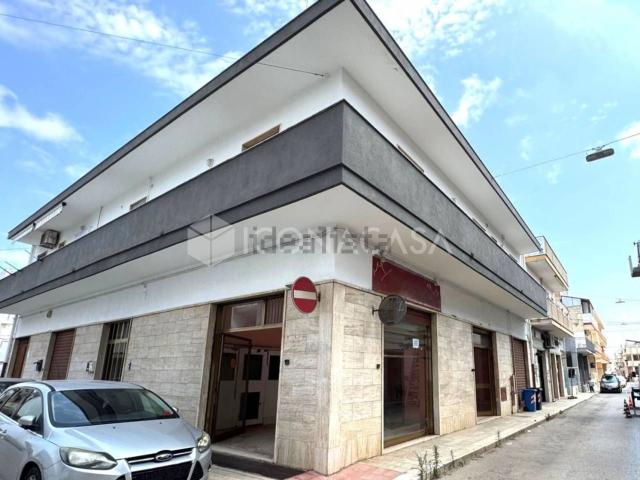 Locale Commerciale in affitto a Puglia, Bari