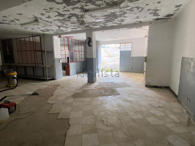 Locale Commerciale in affitto a Zona Ovest, Brescia