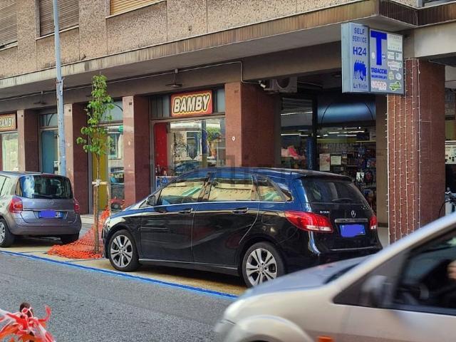 Locale Commerciale in affitto a IV Circoscrizione, Messina