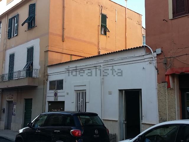 Locale Commerciale in affitto a Borgo Odescalchi, Roma Capitale