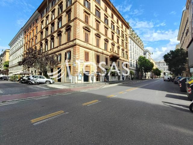 Locale Commerciale in affitto a Municipio Roma I, Roma Capitale