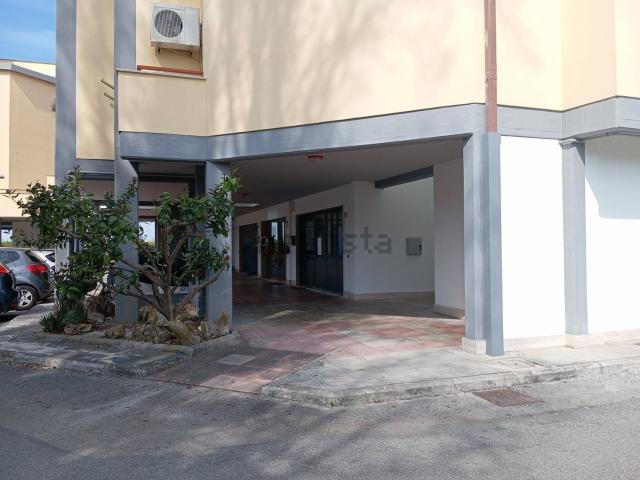 Locale Commerciale in affitto a Latina, Lazio