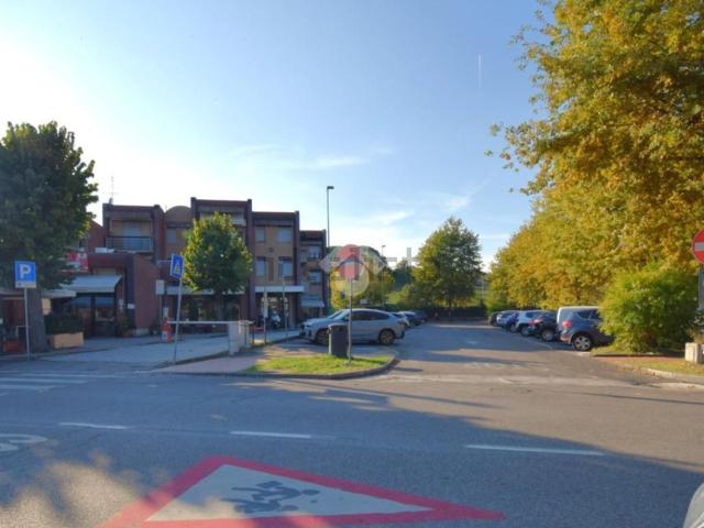 Locale Commerciale in affitto a Coriano, Reggio Emilia
