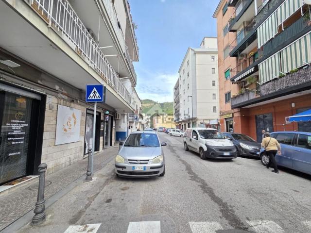 Locale Commerciale in affitto a Camaldoli, Campania