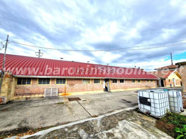 Locale Commerciale in affitto a Unione dei comuni Valli del Reno, Lavino e Samoggia, Calcara