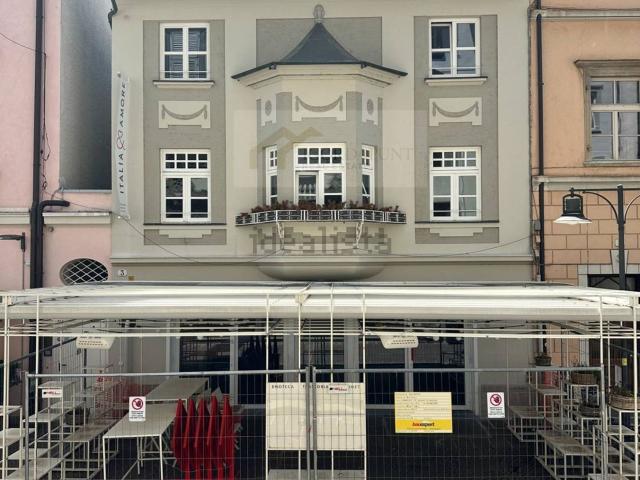 Locale Commerciale in affitto a Centro-Piani-Rencio - Zentrum-Bozner Boden-Rentsch, Bolzano - Bozen