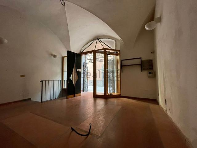Locale Commerciale in affitto a Pistoia, Toscana