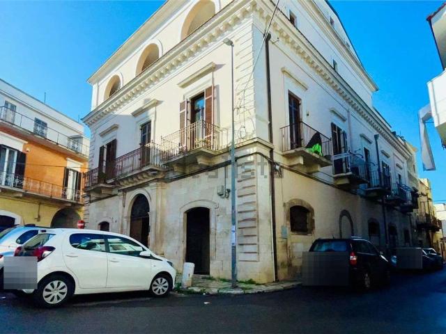 Locale Commerciale in affitto a Puglia, Bari