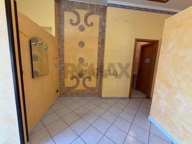 Locale Commerciale in affitto a Viagrande, Sicilia