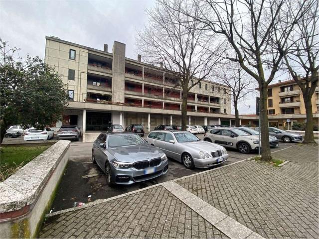 Locale Commerciale in affitto a Coccaglio, Lombardia