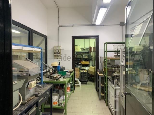 Locale Commerciale in affitto a Case Nuove di Ceciliano, Palazzo Del Pero
