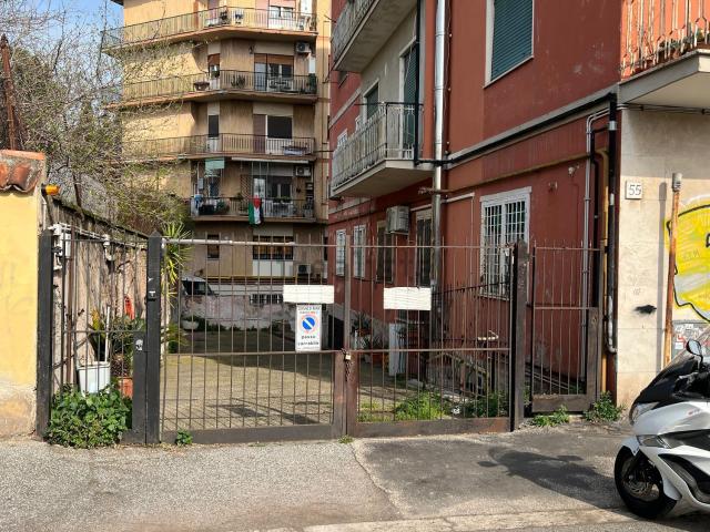 Locale Commerciale in affitto a Municipio Roma V, Roma Capitale
