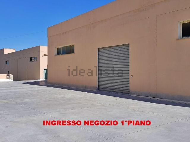 Locale Commerciale in affitto a Selargius, Sardigna/Sardegna