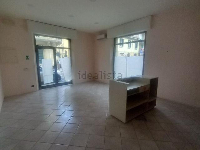 Locale Commerciale in affitto a Montecatini Terme, Toscana