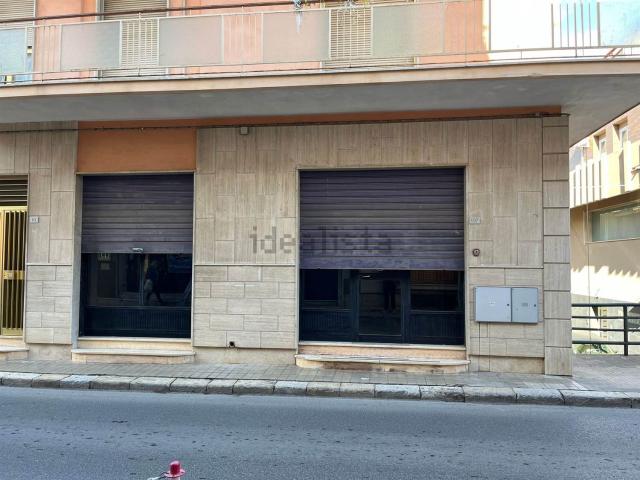 Locale Commerciale in affitto a Pachino, Siracusa