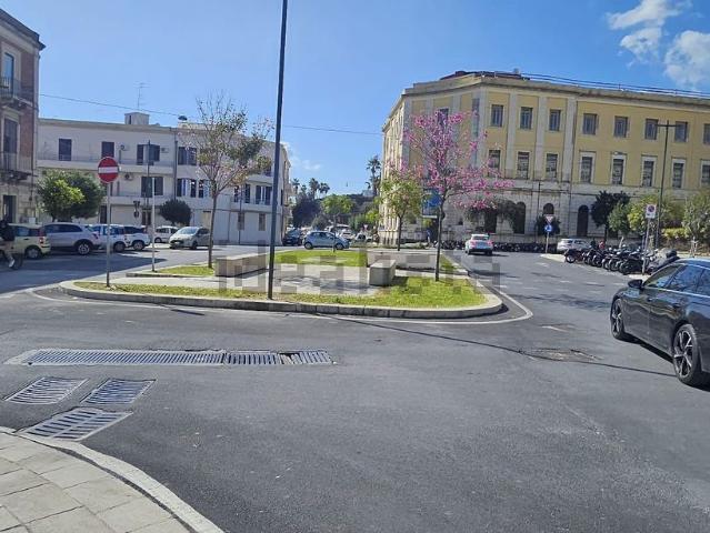 Locale Commerciale in affitto a Santa Lucia, Siracusa