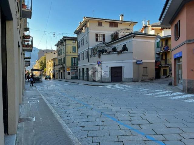 Locale Commerciale in affitto a Campoledro, Sondrio