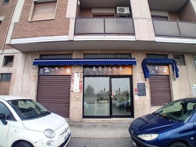 Locale Commerciale in affitto a Mediglia, Lombardia