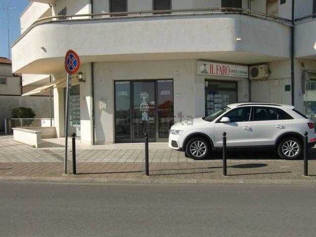 Locale Commerciale in affitto a Comacchio, Reggio Emilia