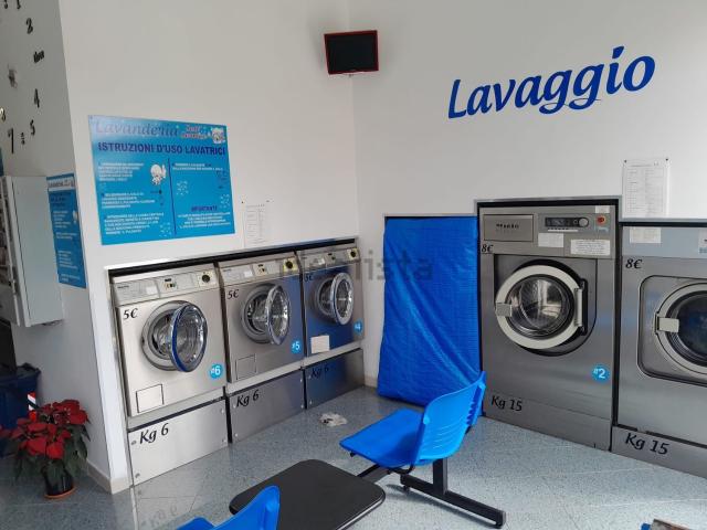 Locale Commerciale in affitto a Ardenza, Livorno