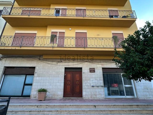 Locale Commerciale in affitto a Terrasini, Sicilia