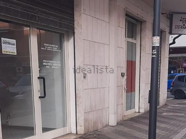 Locale Commerciale in affitto a Pescara, Abruzzo