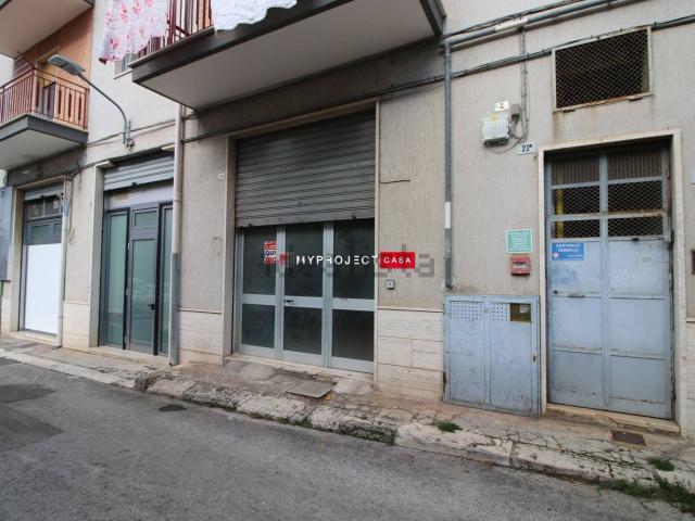 Locale Commerciale in affitto a Puglia, Taranto