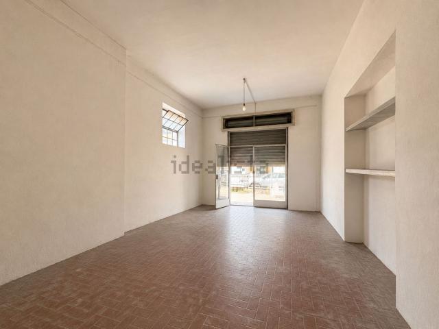 Locale Commerciale in affitto a Terni, Umbria