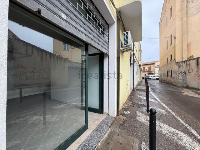 Locale Commerciale in affitto a Palazzi Saia, Oristano