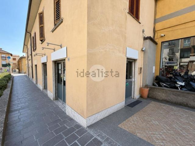 Locale Commerciale in affitto a Paderno, Seriate
