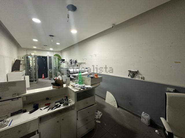 Locale Commerciale in affitto a Marano Di Napoli, Campania